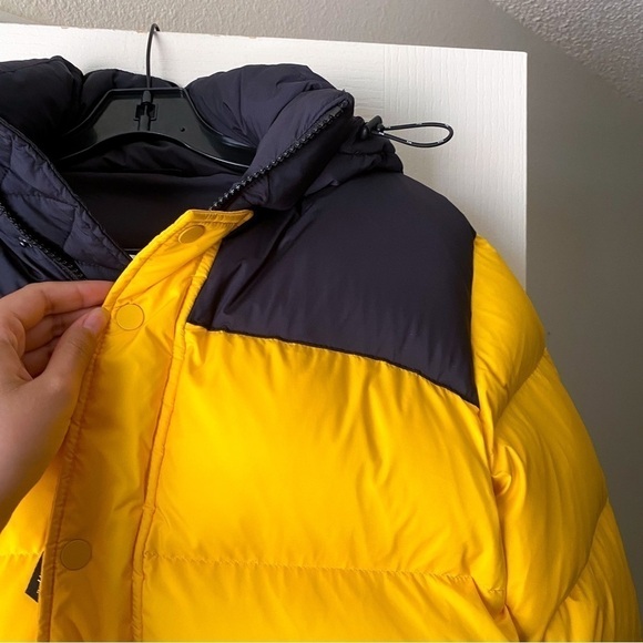 Aritzia Jacket The Super Puff Goose Down Warm Winter Hood Black Yellow XS GUC - Picture 6 of 12